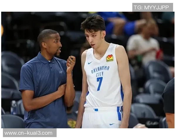 切特霍姆格伦的篮球之路与未来发展潜力探讨 切特霍姆格伦的篮球之路与未来发展潜力探讨