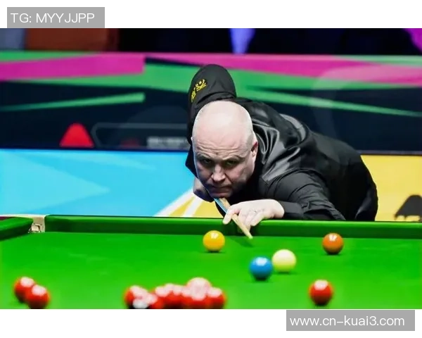 希金斯与科洛科洛的精彩对决揭示足球战术与团队协作的完美结合 希金斯与科洛科洛的精彩对决揭示足球战术与团队协作的完美结合